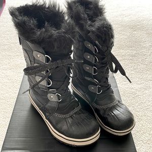 Girls Sorel winter boots
